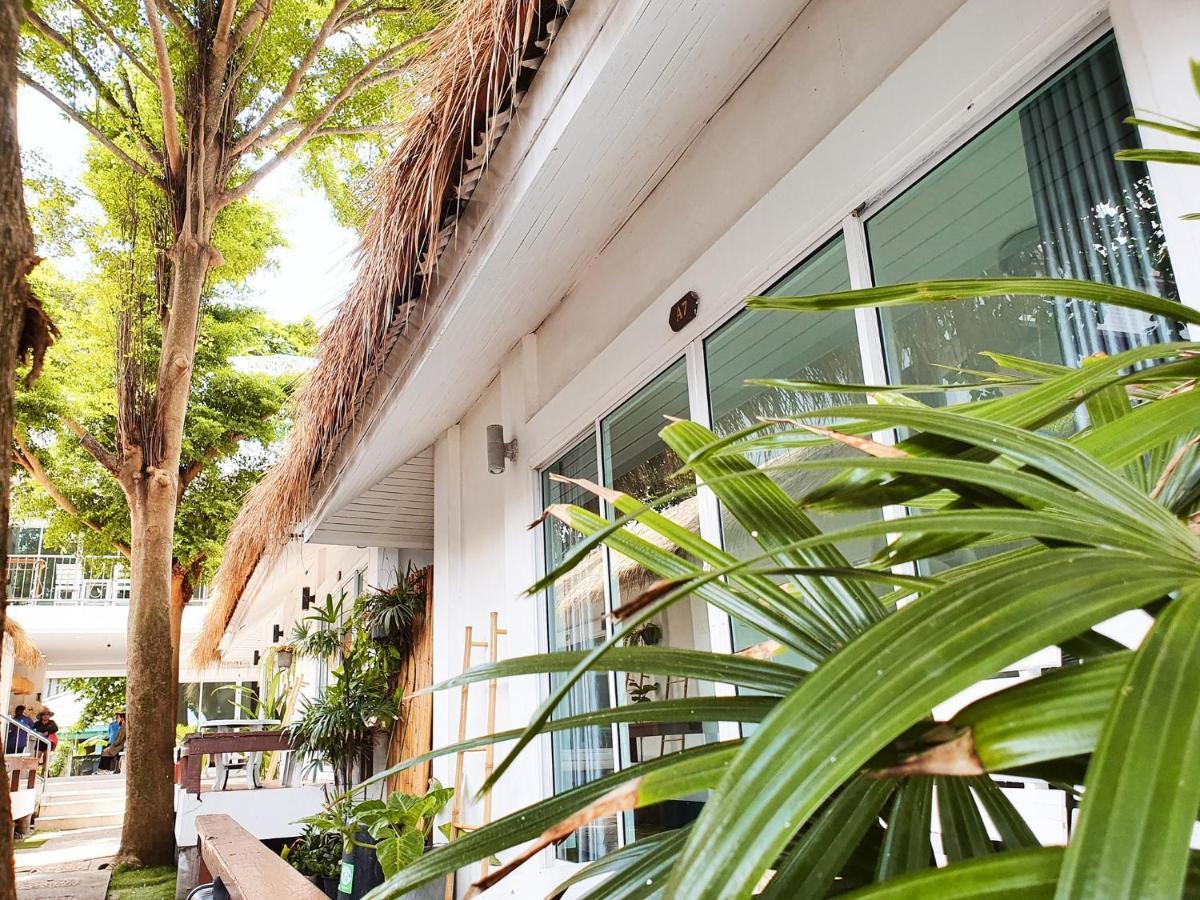 Sawasdee Coco Resort Koh Samet Bagian luar foto