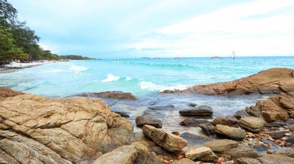 Sawasdee Coco Resort Koh Samet Bagian luar foto