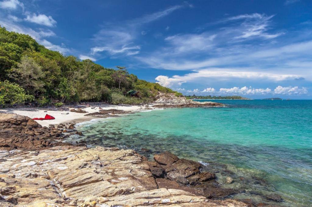 Sawasdee Coco Resort Koh Samet Bagian luar foto